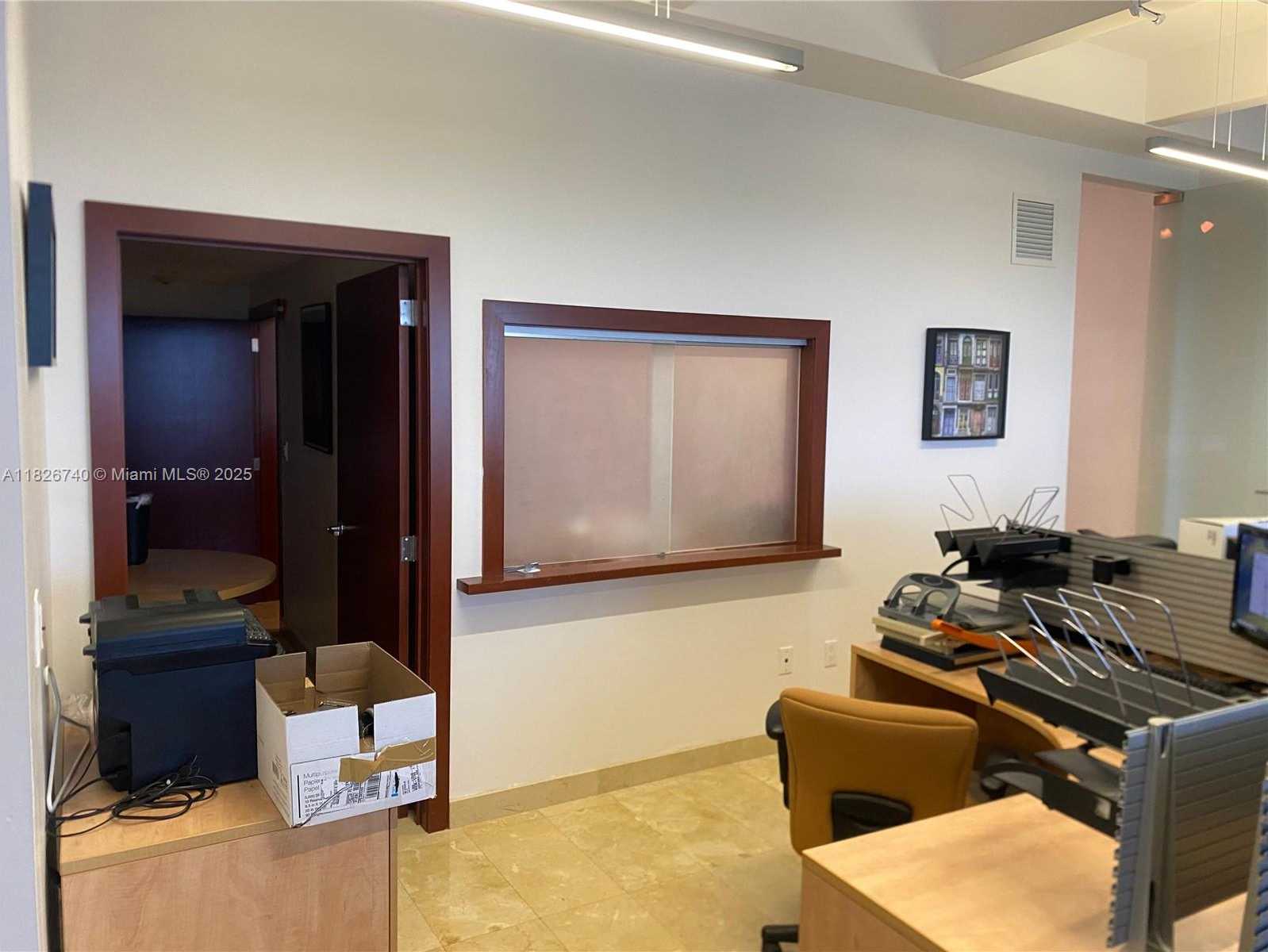 Small Image of 1680 MICHIGAN AVE #1014A, Miami Beach Number 4