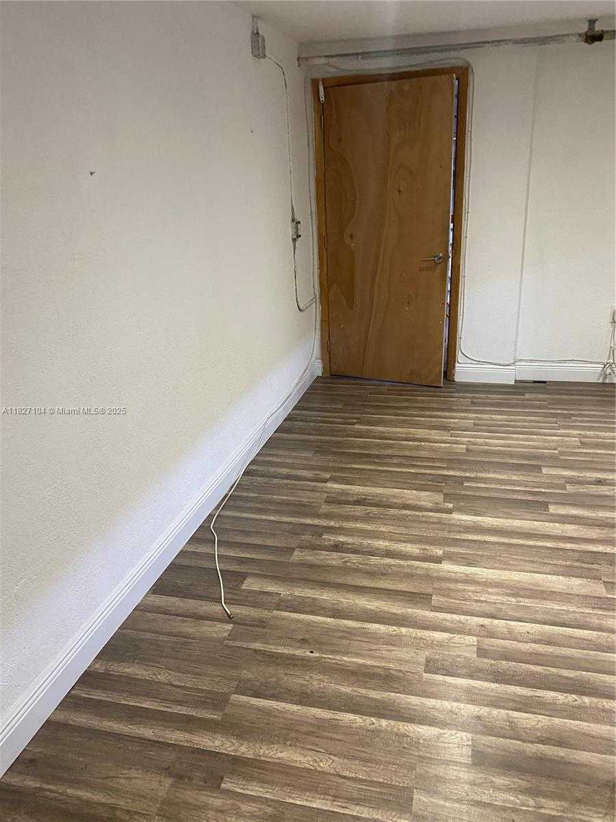 Small Image of 10601 NORTH WEST 122ND ST #3, Medley Number 11