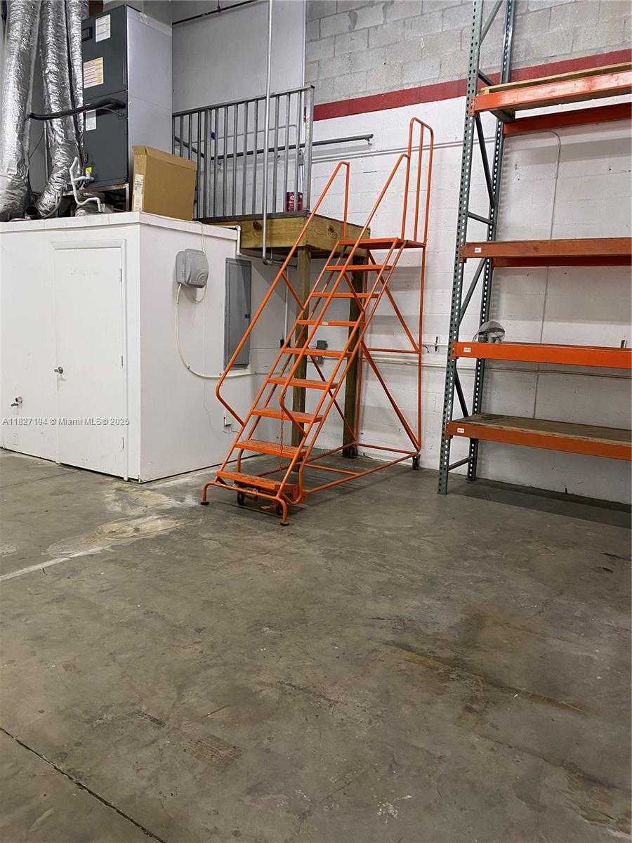 Small Image of 10601 NORTH WEST 122ND ST #3, Medley Number 5