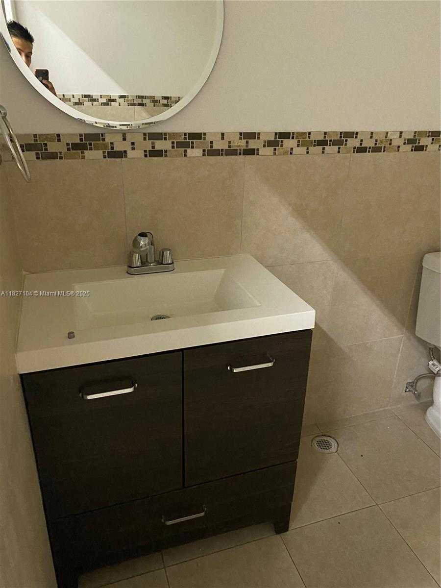 Small Image of 10601 NORTH WEST 122ND ST #3, Medley Number 8
