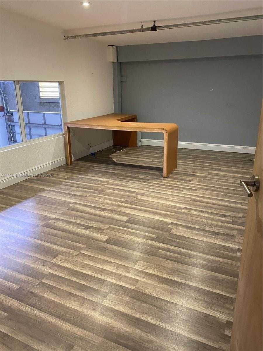 Small Image of 10601 NORTH WEST 122ND ST #3, Medley Number 9