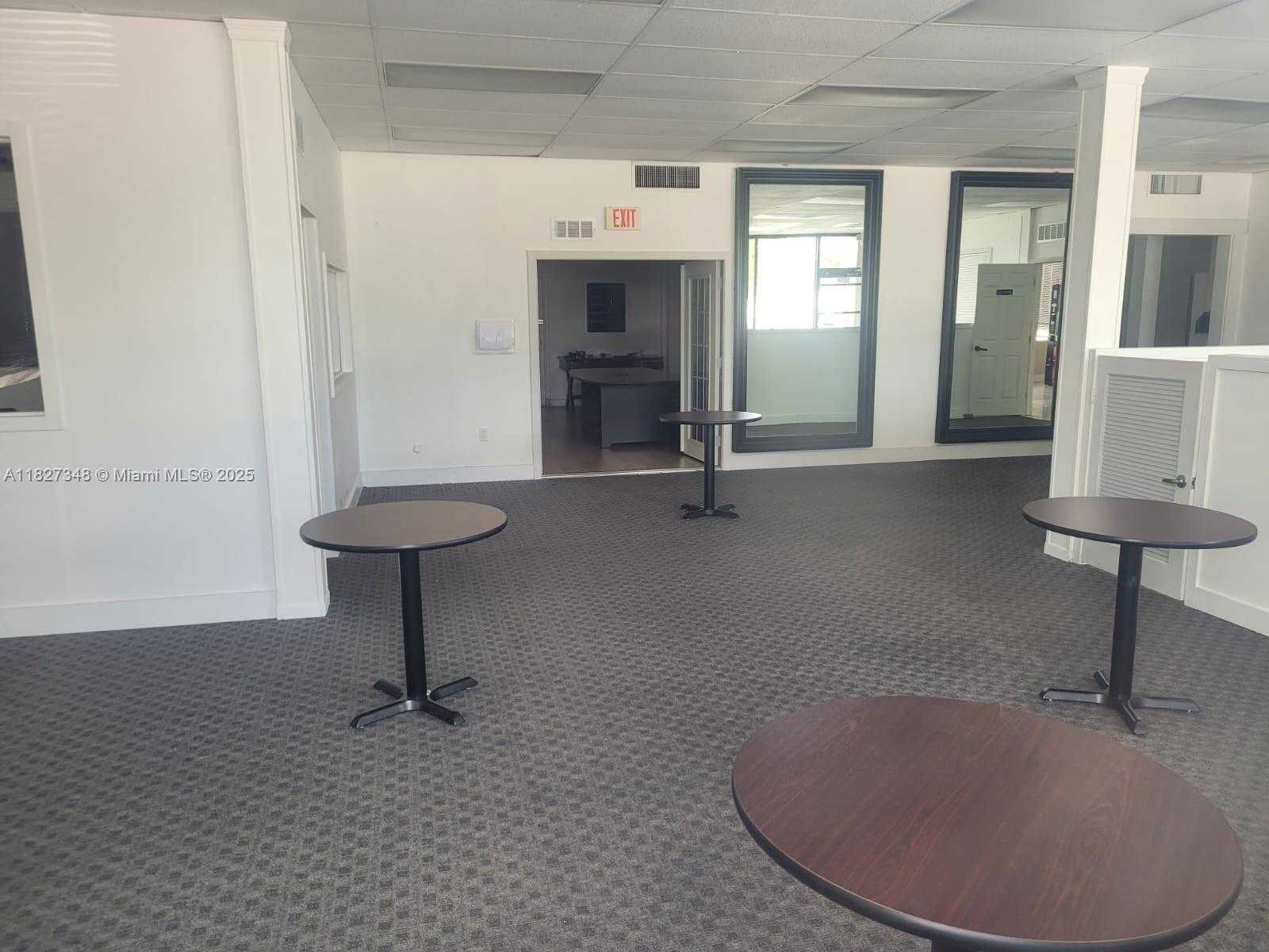 Small Image of 475 NORTH WEST LE JEUNE RD, Miami Number 3
