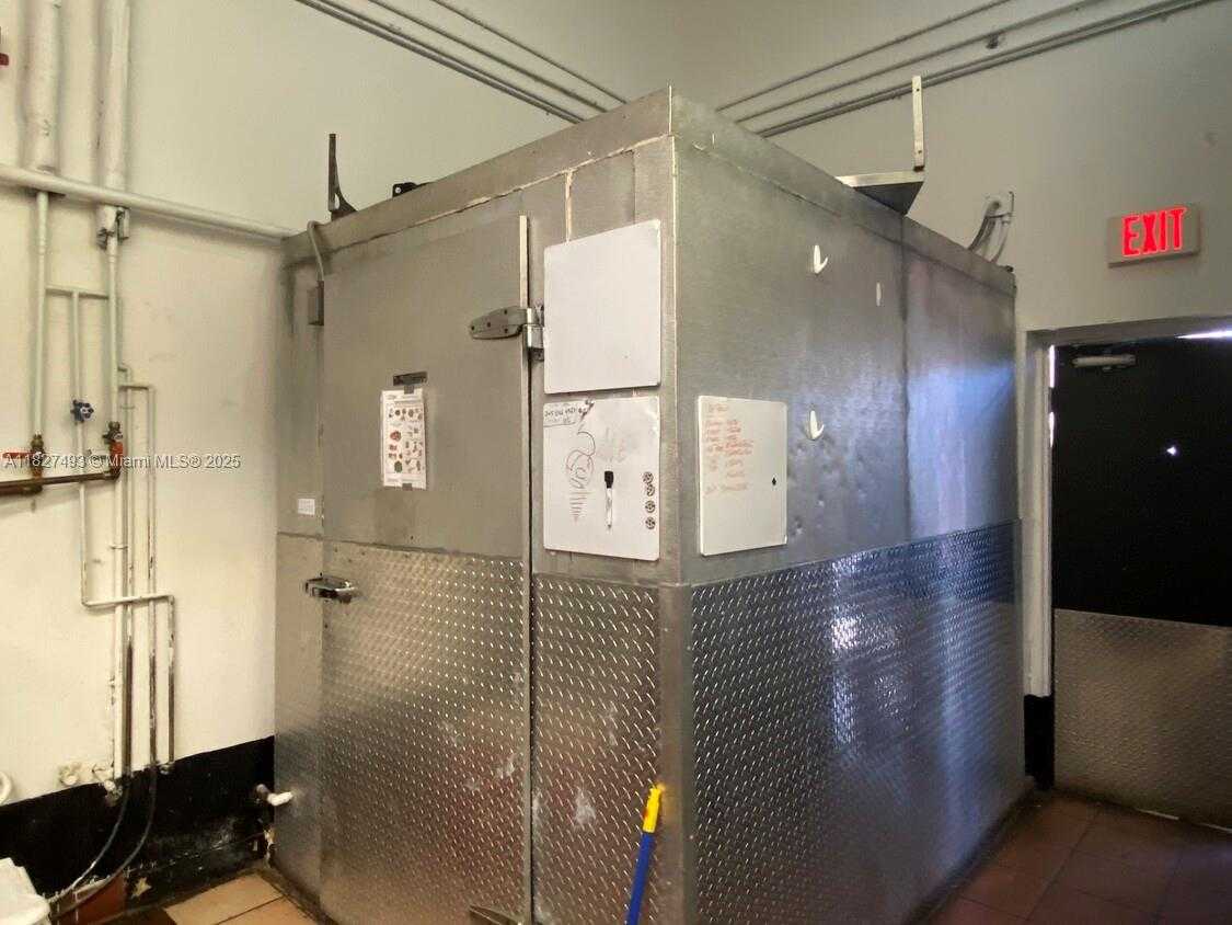 Small Image of 2029 HARRISON ST #1-3, Hollywood Number 10