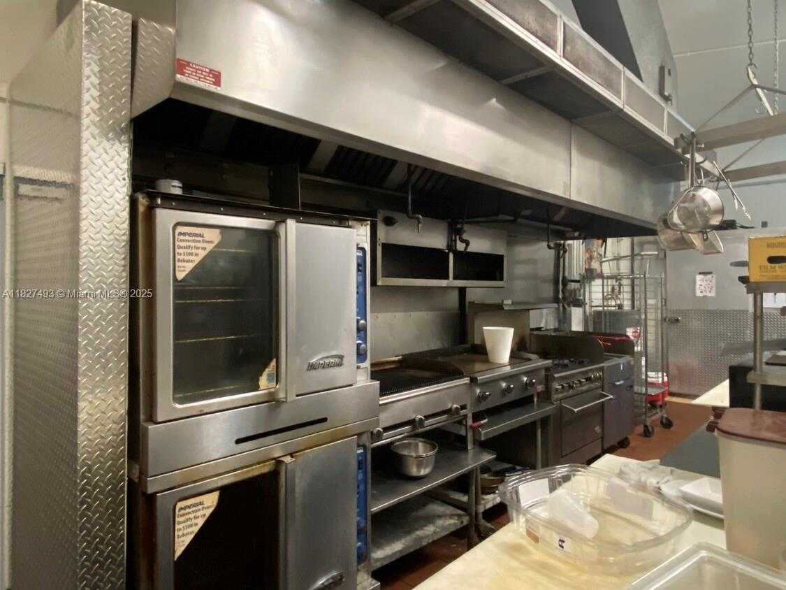 Small Image of 2029 HARRISON ST #1-3, Hollywood Number 11