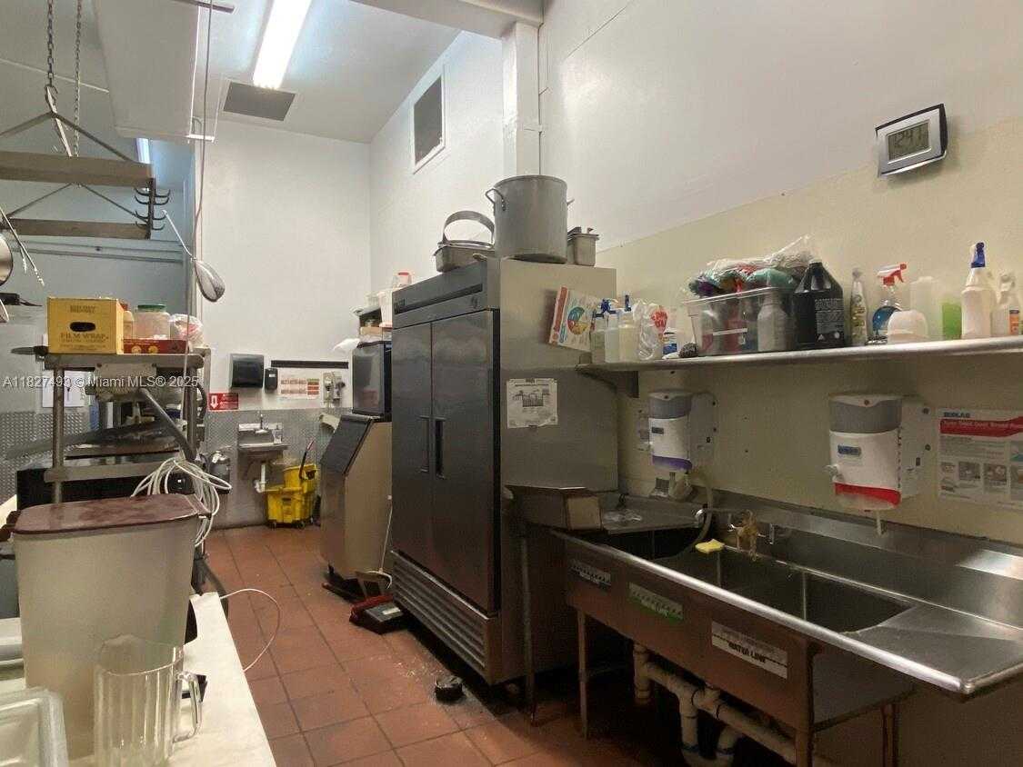 Small Image of 2029 HARRISON ST #1-3, Hollywood Number 12