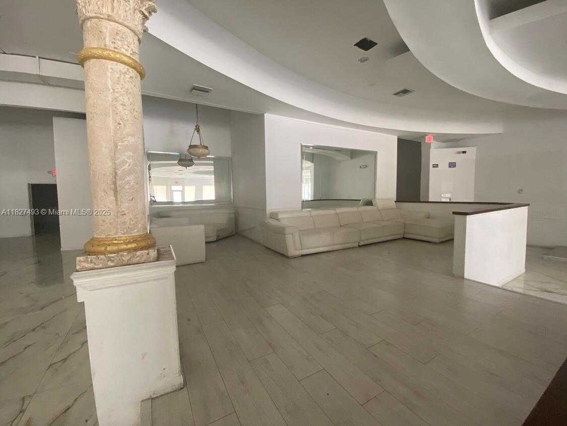 Small Image of 2029 HARRISON ST #1-3, Hollywood Number 4