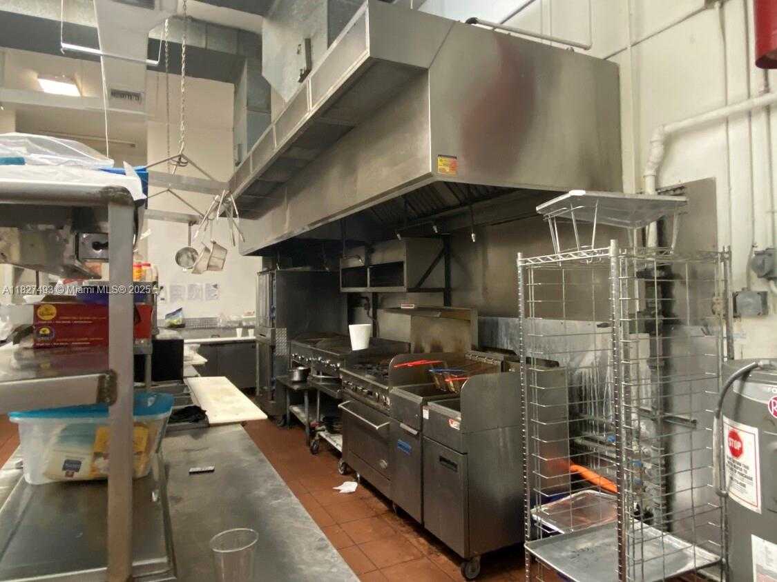 Small Image of 2029 HARRISON ST #1-3, Hollywood Number 7