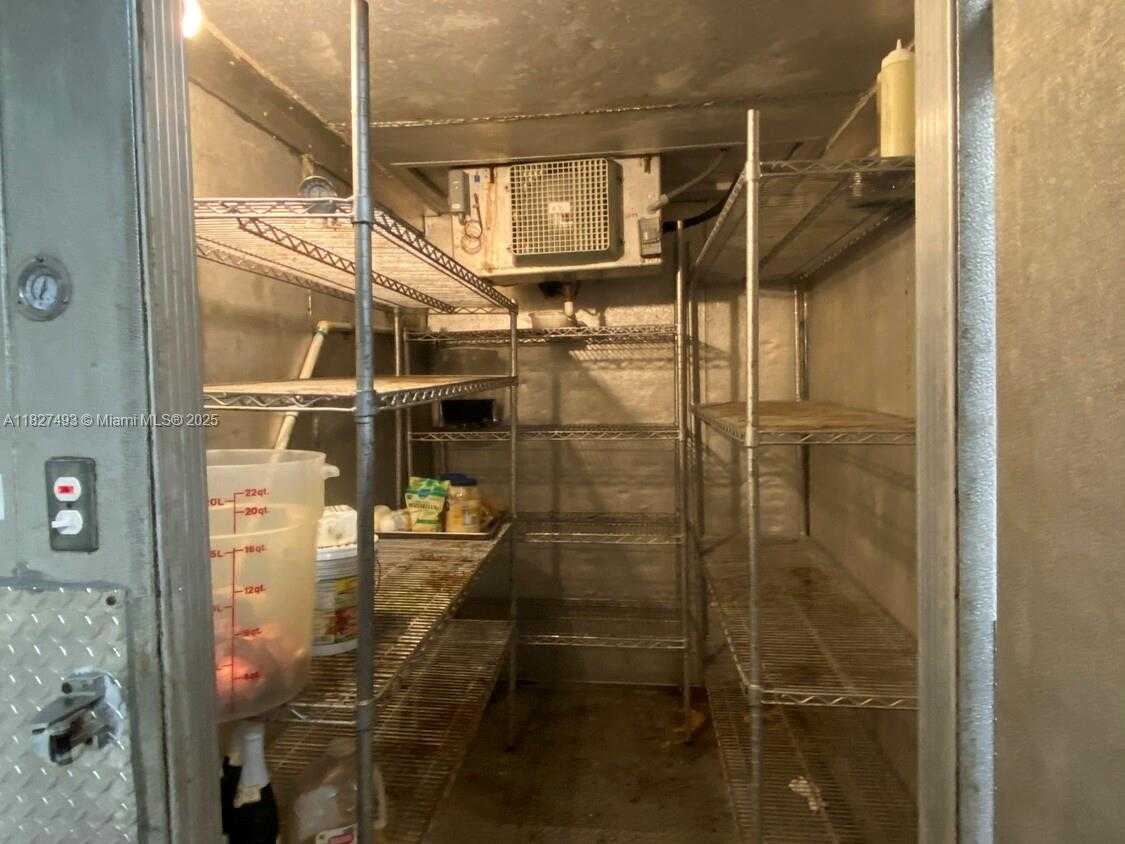 Small Image of 2029 HARRISON ST #1-3, Hollywood Number 8
