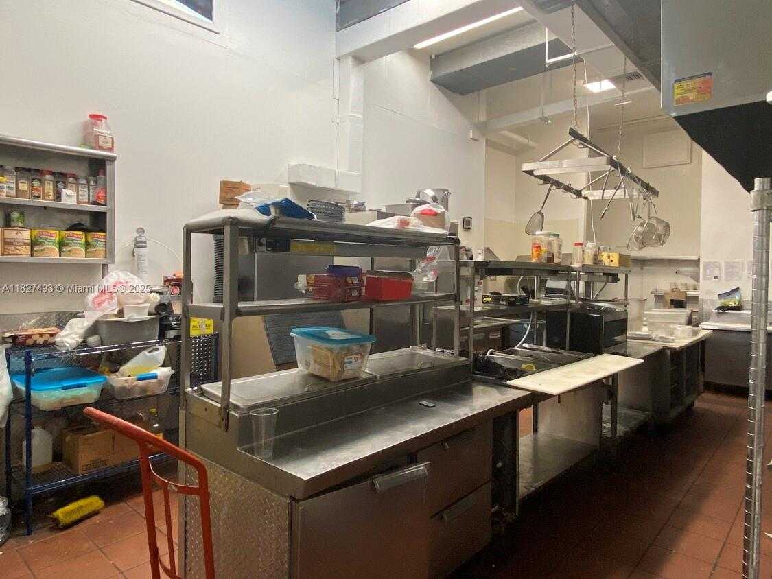 Small Image of 2029 HARRISON ST #1-3, Hollywood Number 9