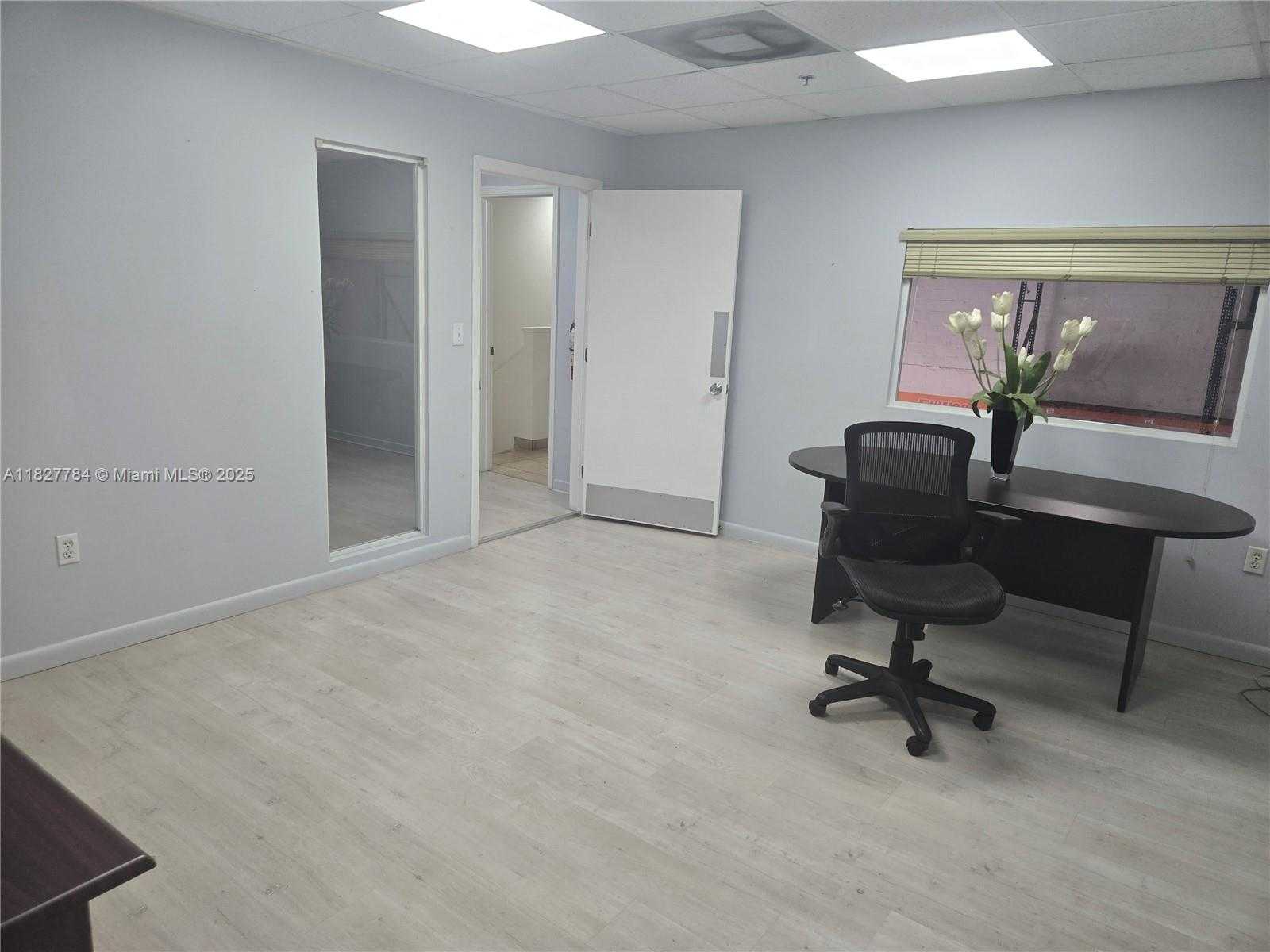 Small Image of 8574 NORTH WEST 61ST ST, Miami Number 5