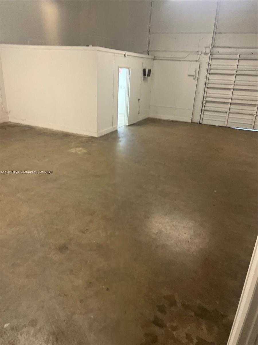 Small Image of 1885 NORTH EAST 149TH ST, North Miami Number 13