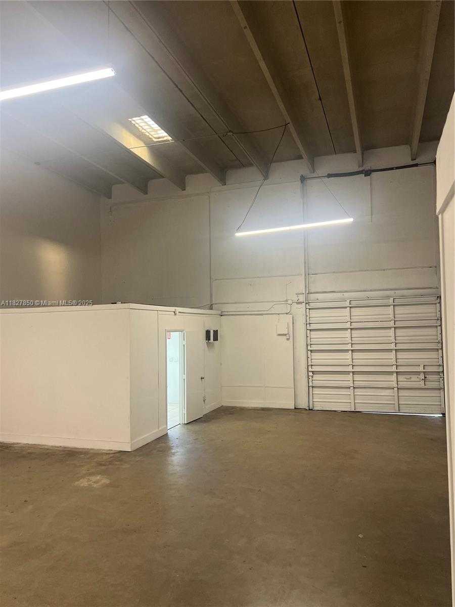 Small Image of 1885 NORTH EAST 149TH ST, North Miami Number 15