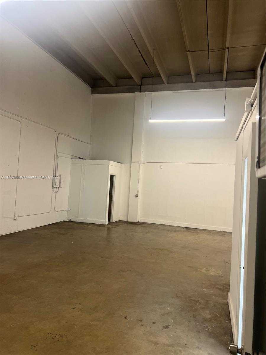 Small Image of 1885 NORTH EAST 149TH ST, North Miami Number 2