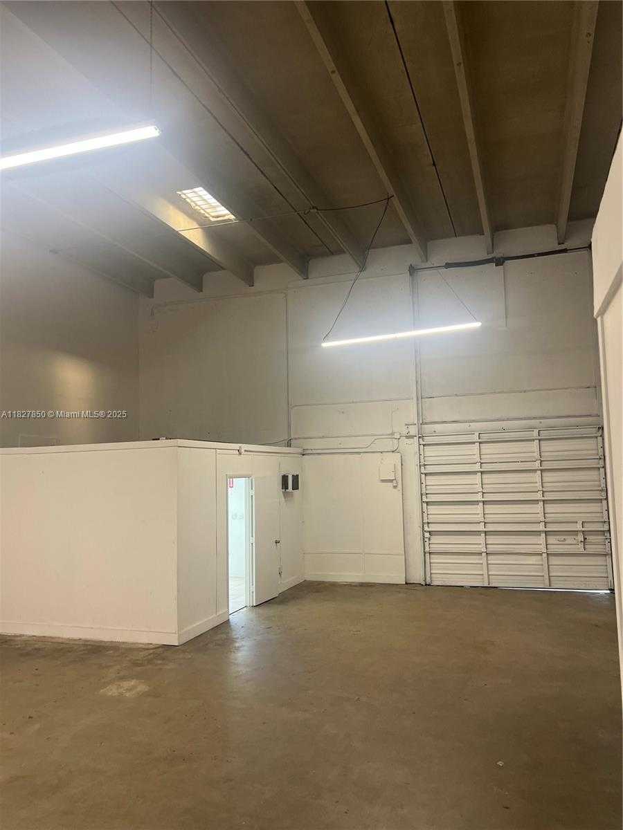 Small Image of 1885 NORTH EAST 149TH ST, North Miami Number 4