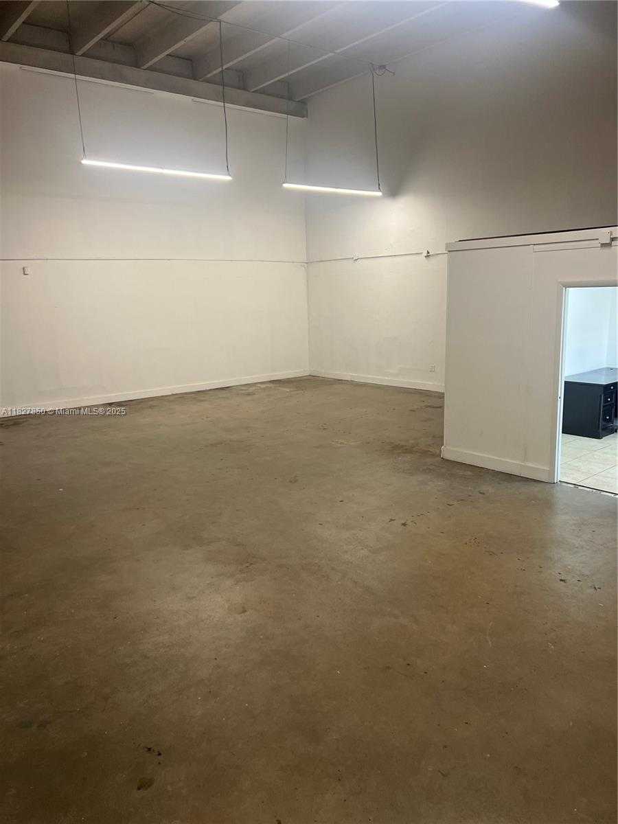 Small Image of 1885 NORTH EAST 149TH ST, North Miami Number 6