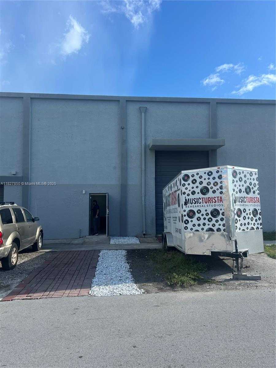 Small Image of 1885 NORTH EAST 149TH ST, North Miami Number 7