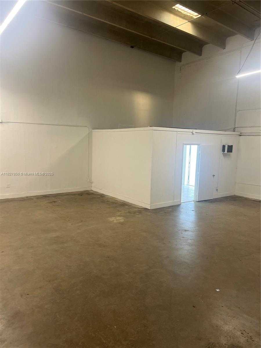 Small Image of 1885 NORTH EAST 149TH ST, North Miami Number 8