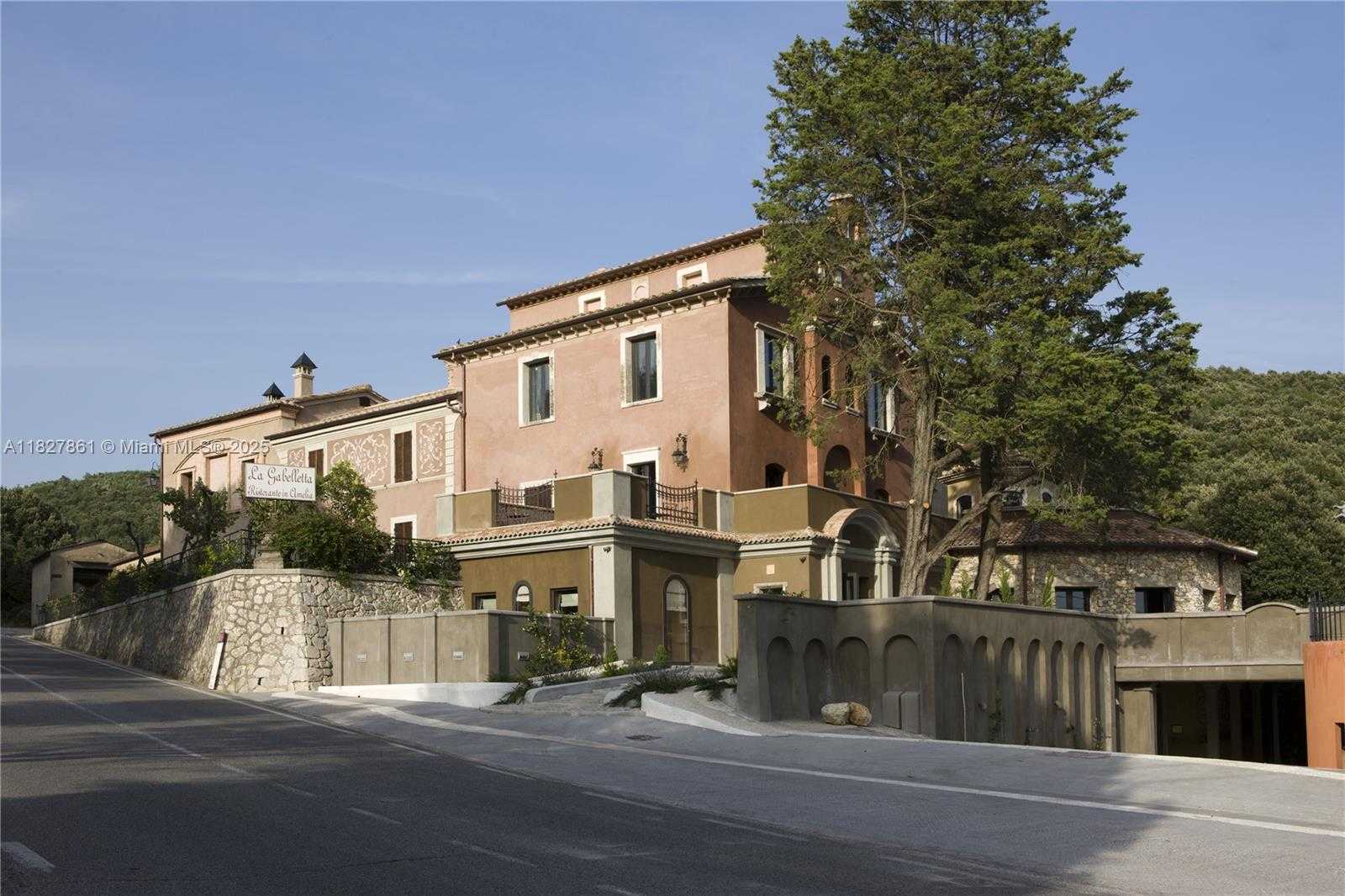 Small Image of UMBRIA ITALY, Out of City Number 4