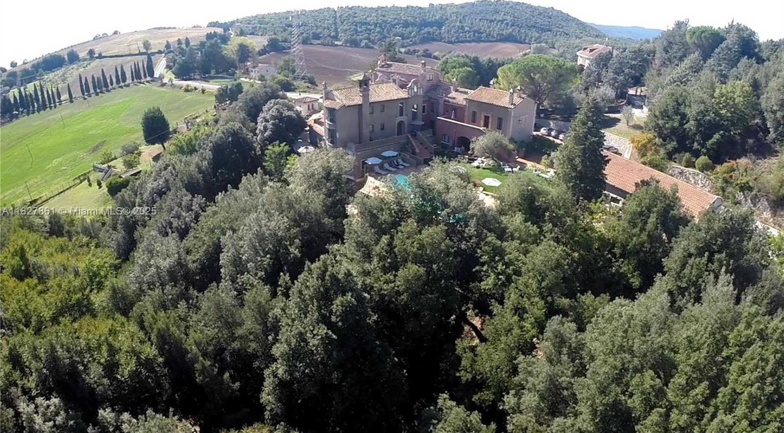 Small Image of UMBRIA ITALY, Out of City Number 6