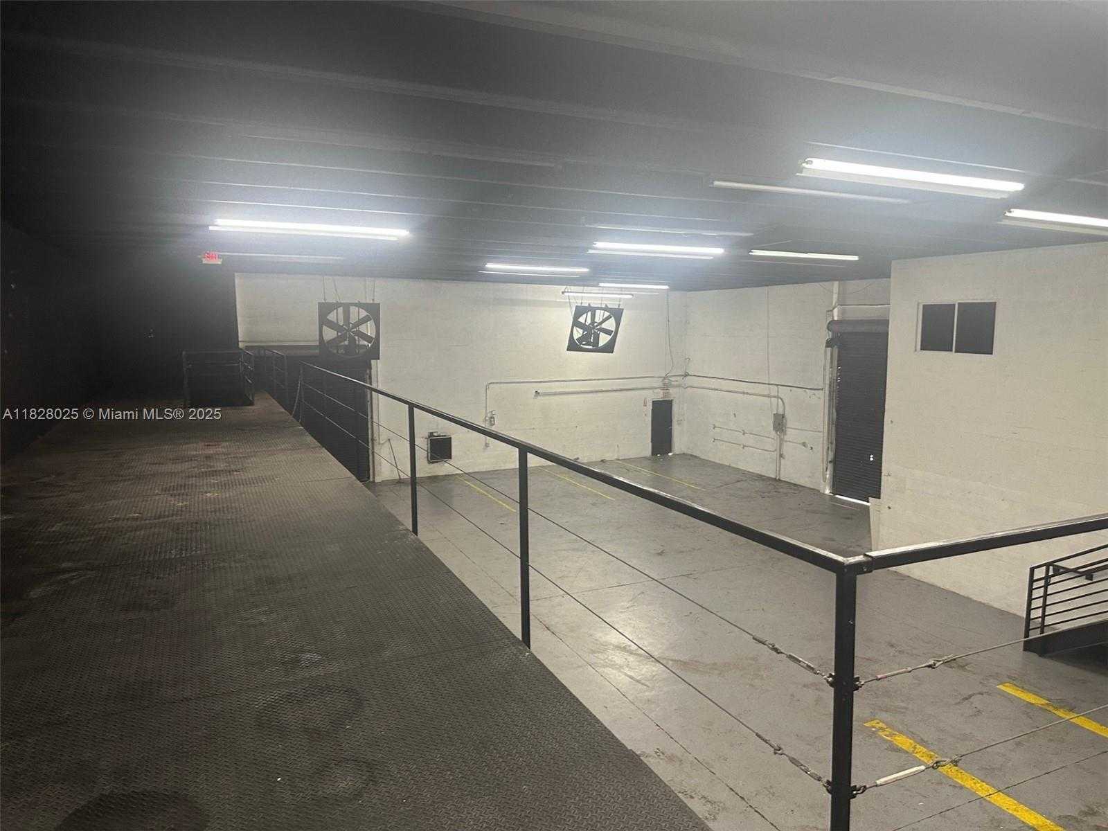 Small Image of 10431 NORTH WEST 26TH ST, Doral Number 5