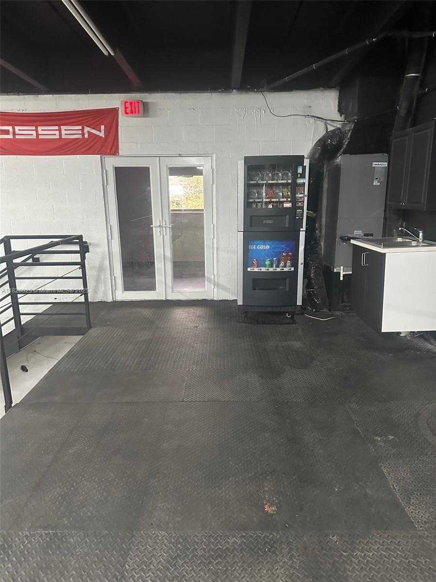 Small Image of 10431 NORTH WEST 26TH ST, Doral Number 6