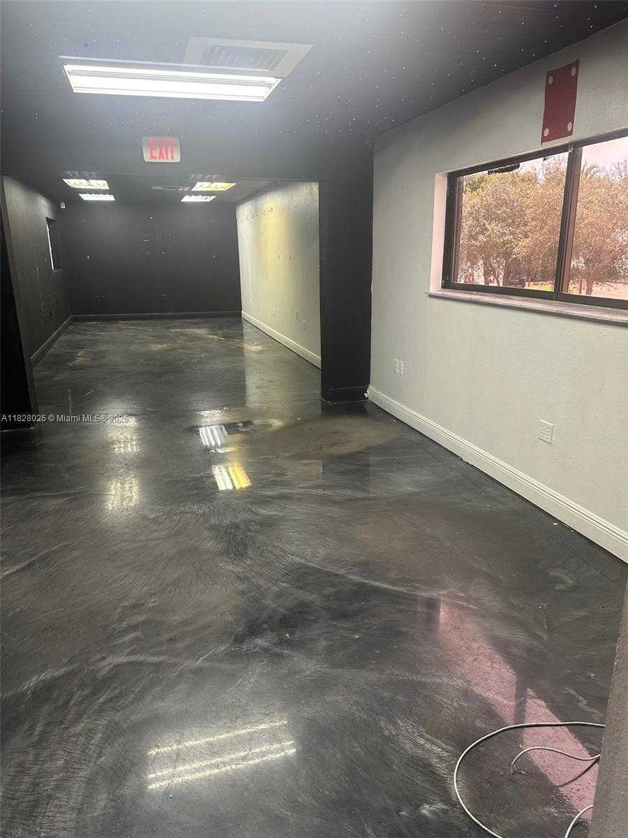 Small Image of 10431 NORTH WEST 26TH ST, Doral Number 9