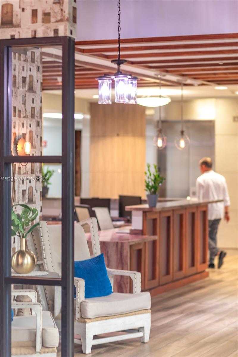 Small Image of 150 SOUTH PINE ISLAND RD, Plantation Number 28