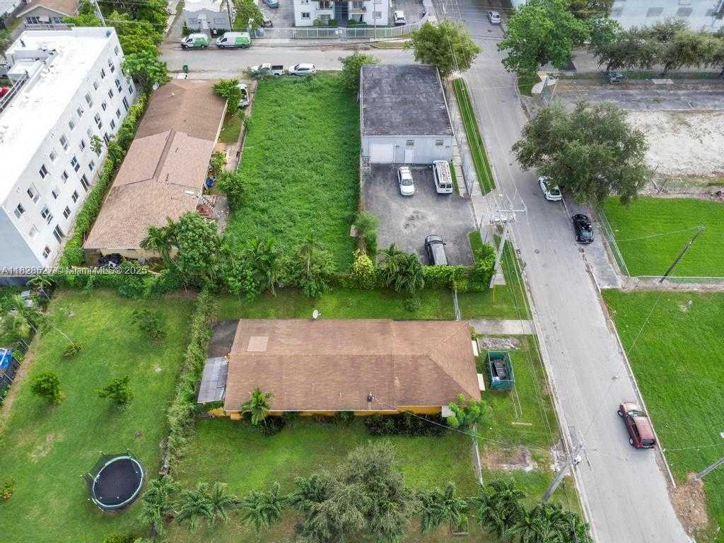 Small Image of 47 NORTH EAST 80TH TER, Miami Number 13