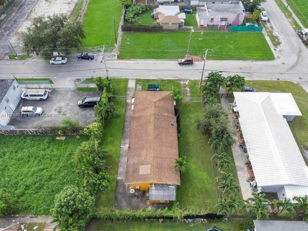 Small Image of 47 NORTH EAST 80TH TER, Miami Number 14
