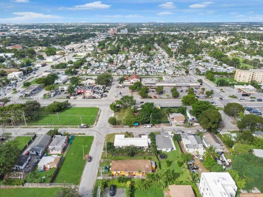 Small Image of 47 NORTH EAST 80TH TER, Miami Number 24