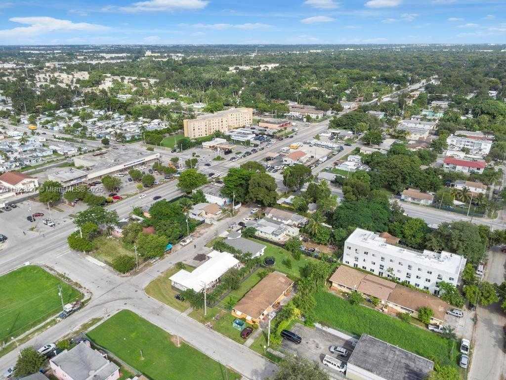 Small Image of 47 NORTH EAST 80TH TER, Miami Number 25