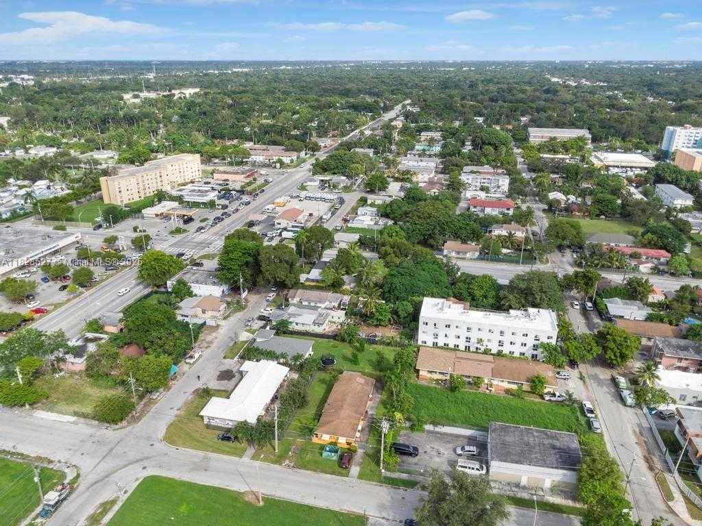 Small Image of 47 NORTH EAST 80TH TER, Miami Number 26