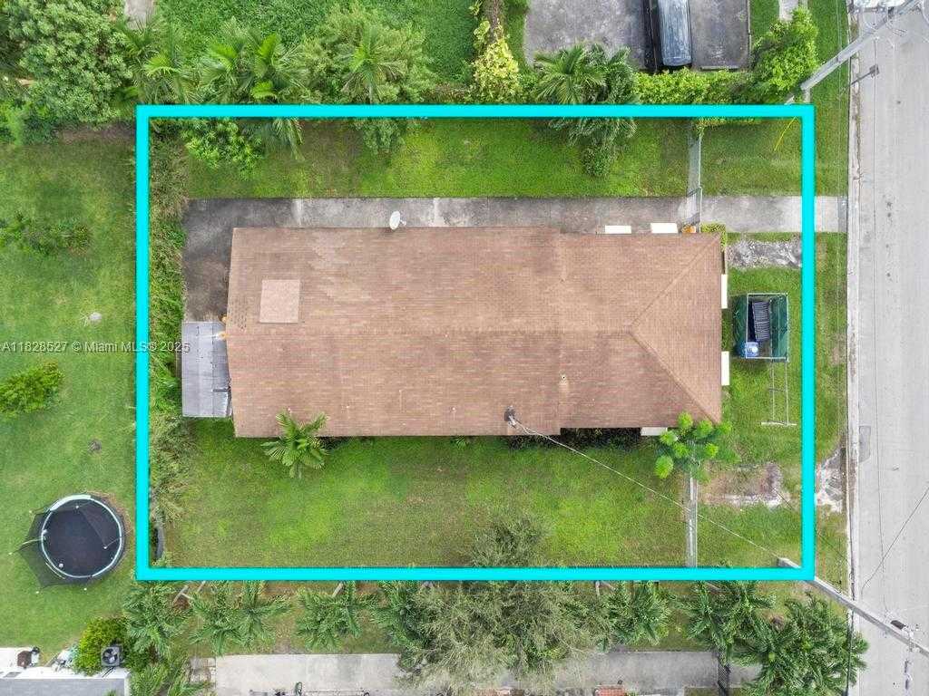 Small Image of 47 NORTH EAST 80TH TER, Miami Number 6