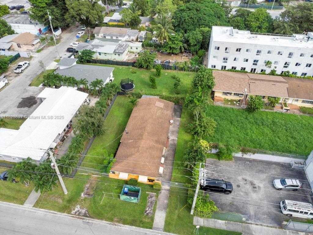 Small Image of 47 NORTH EAST 80TH TER, Miami Number 8