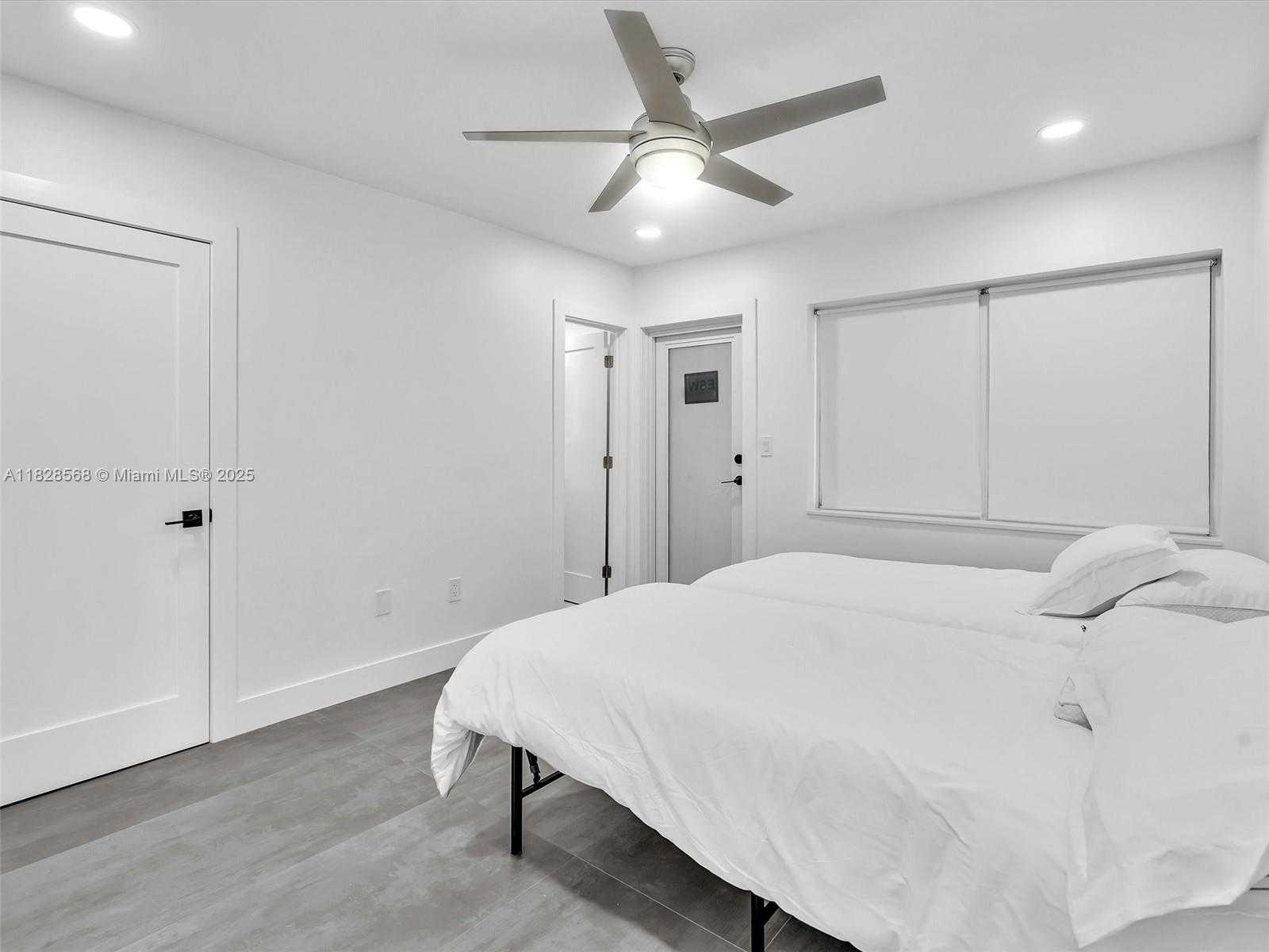 Small Image of 11900 NORTH BAYSHORE DR #1-8, North Miami Number 23