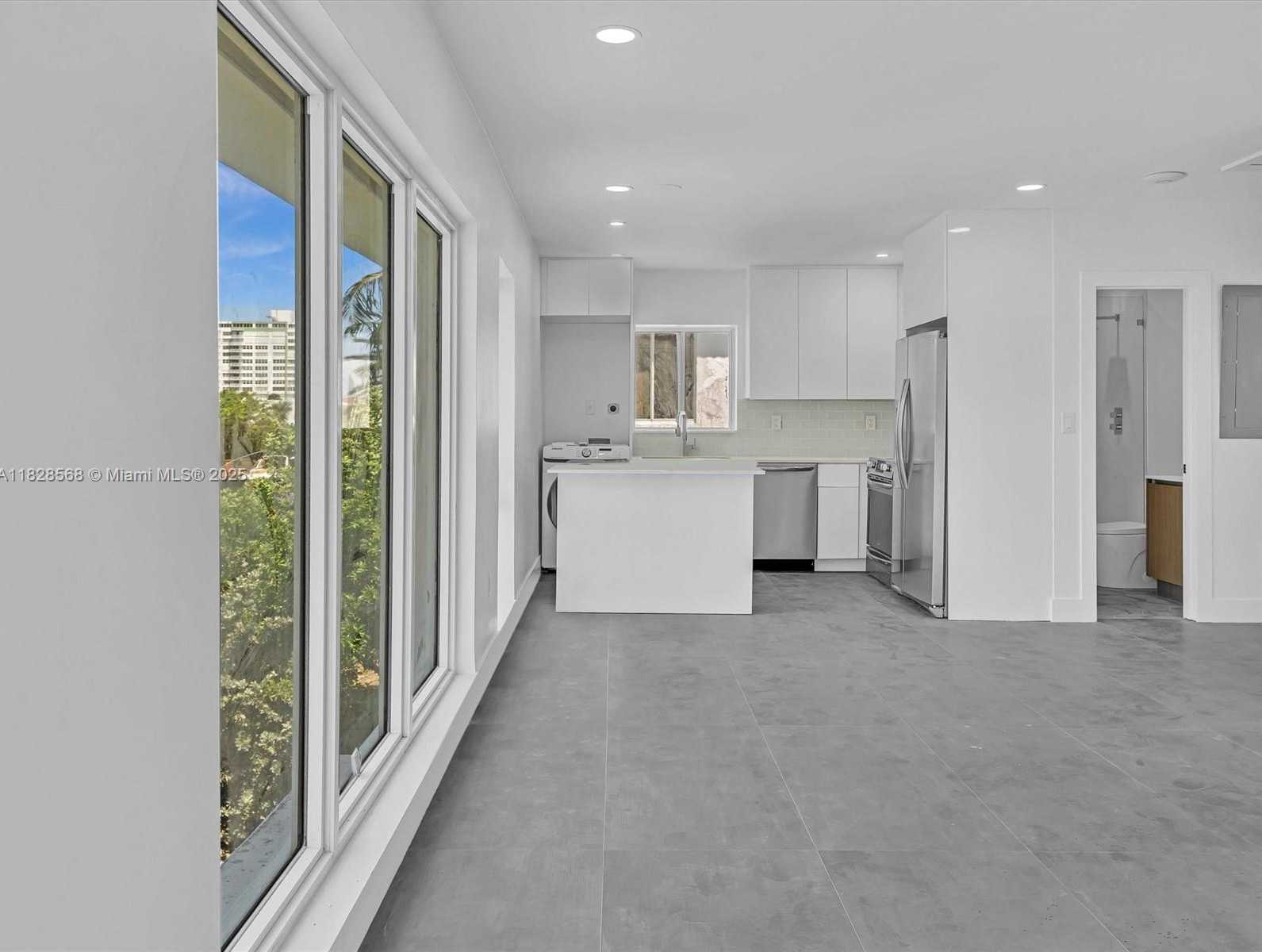 Small Image of 11900 NORTH BAYSHORE DR #1-8, North Miami Number 29