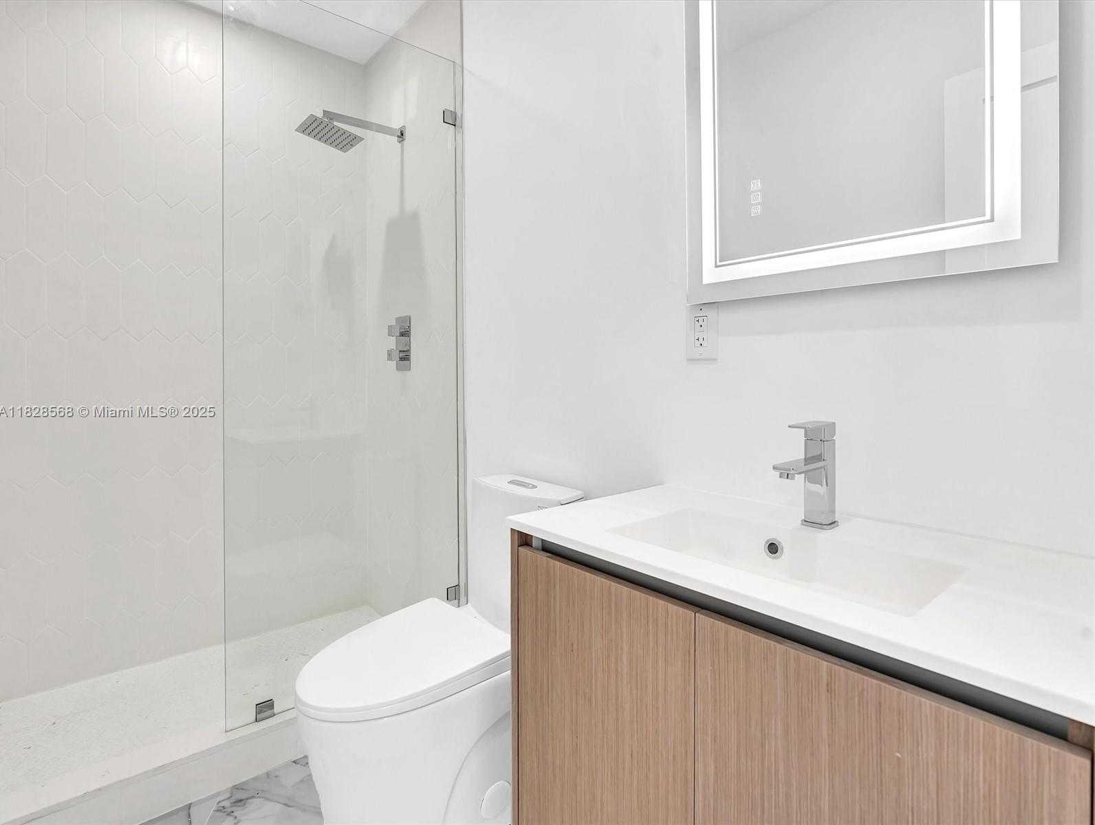 Small Image of 11900 NORTH BAYSHORE DR #1-8, North Miami Number 44