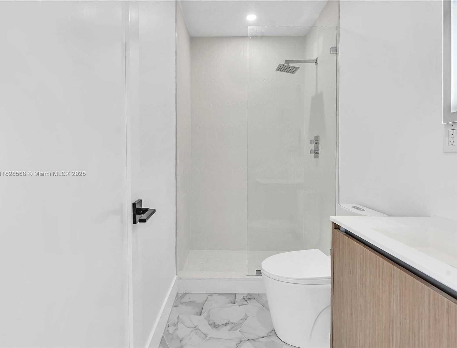 Small Image of 11900 NORTH BAYSHORE DR #1-8, North Miami Number 45