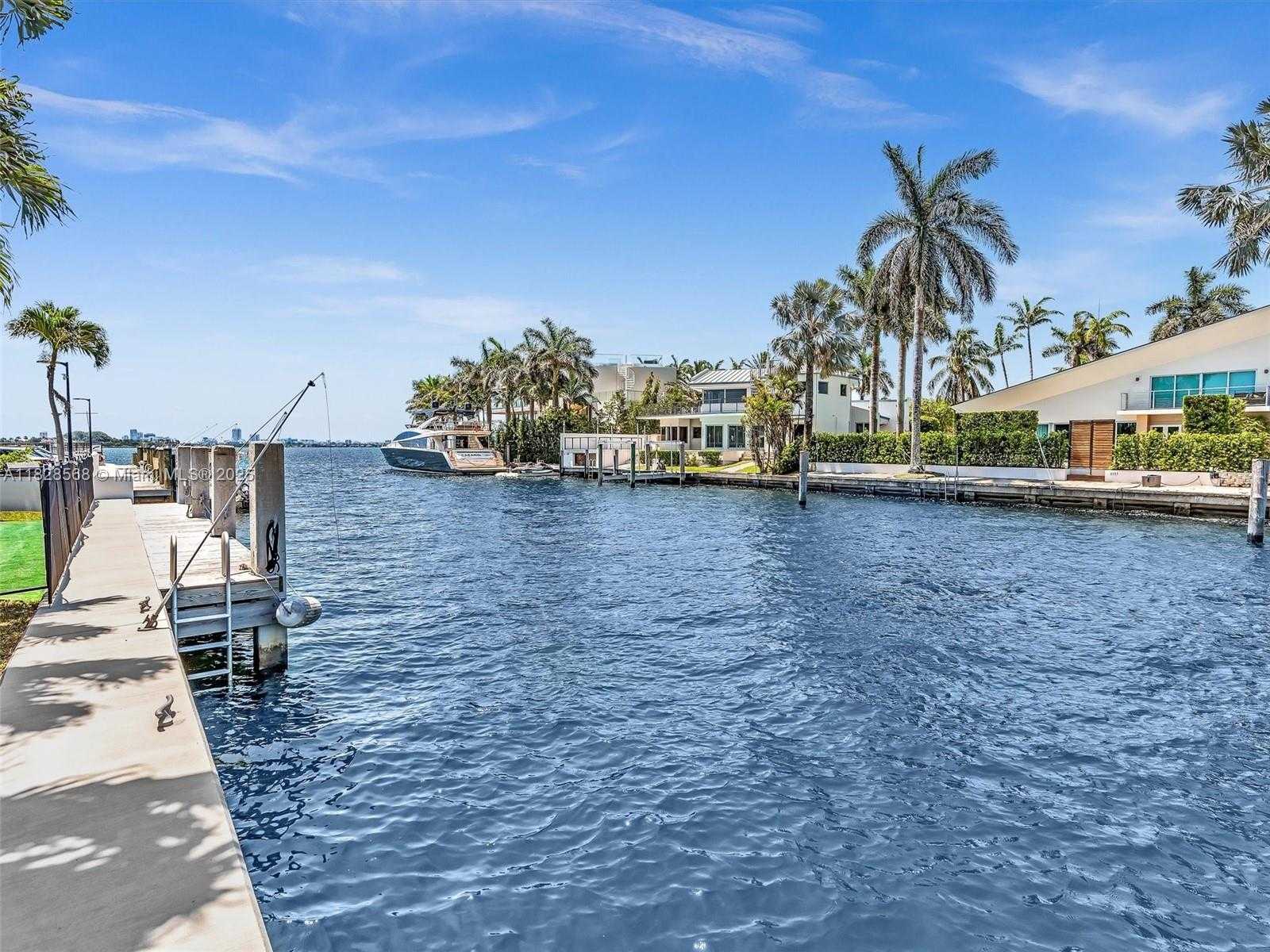 Small Image of 11900 NORTH BAYSHORE DR #1-8, North Miami Number 5