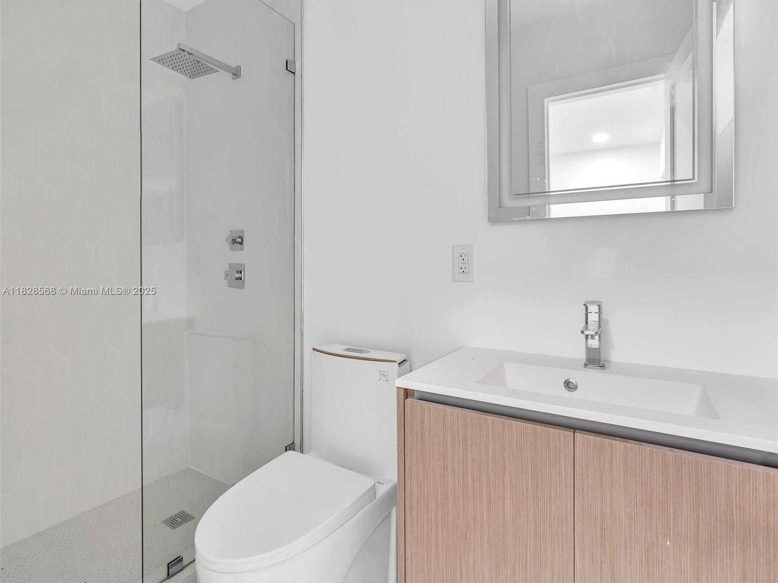 Small Image of 11900 NORTH BAYSHORE DR #1-8, North Miami Number 52