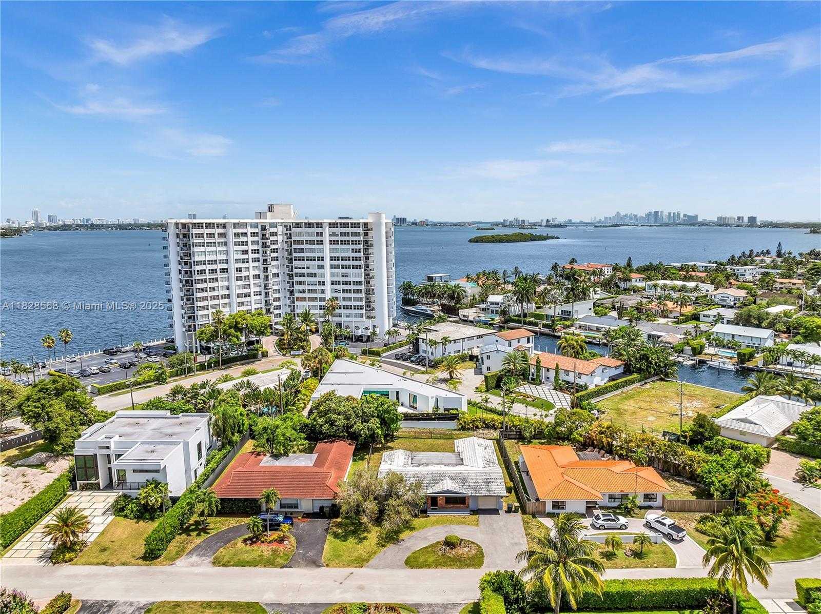 Small Image of 11900 NORTH BAYSHORE DR #1-8, North Miami Number 59
