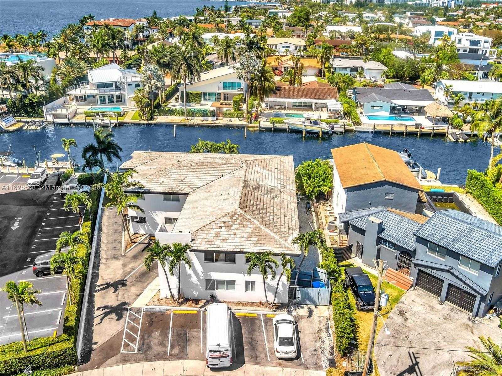 Small Image of 11900 NORTH BAYSHORE DR #1-8, North Miami Number 61