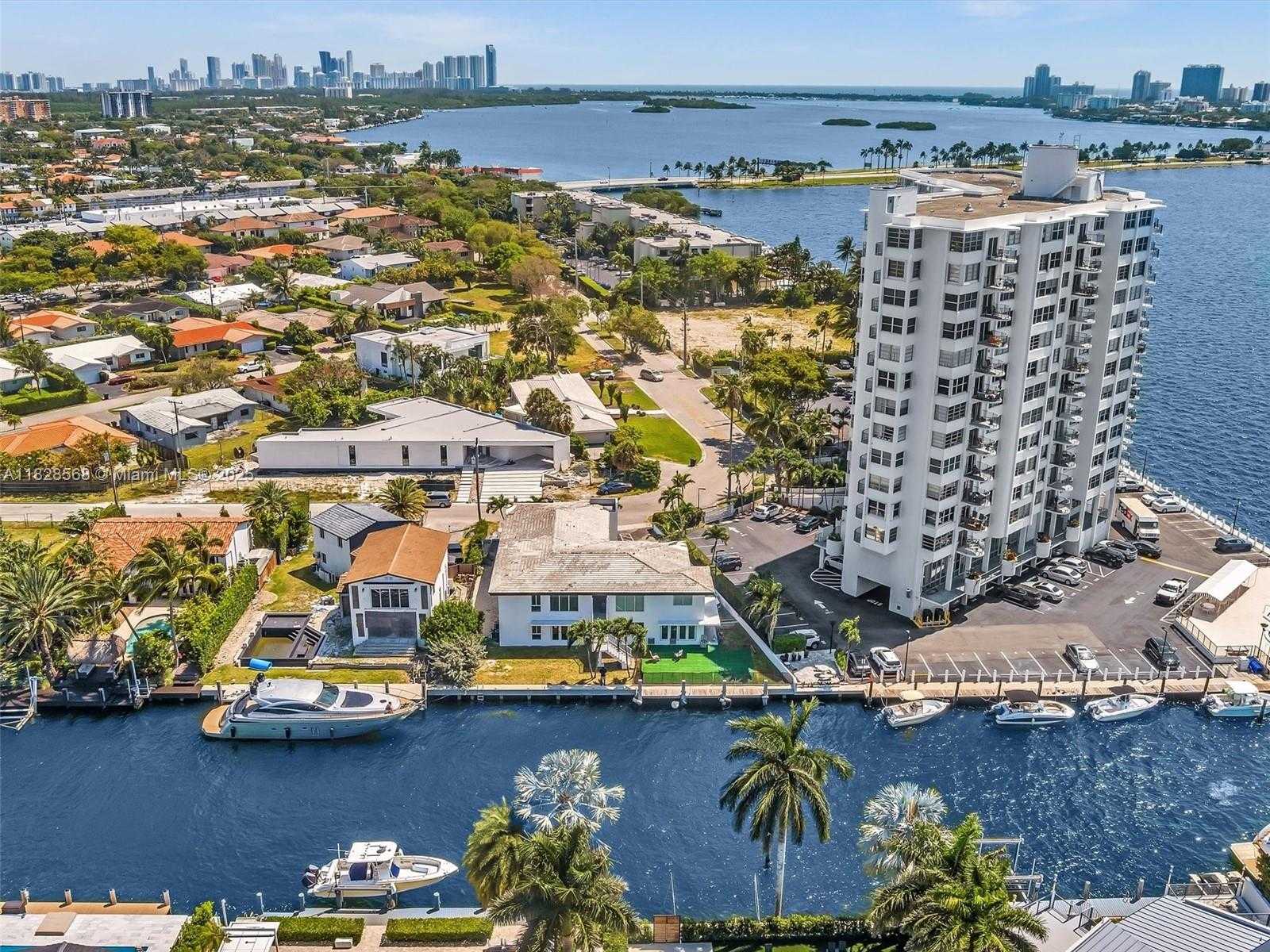 Small Image of 11900 NORTH BAYSHORE DR #1-8, North Miami Number 66