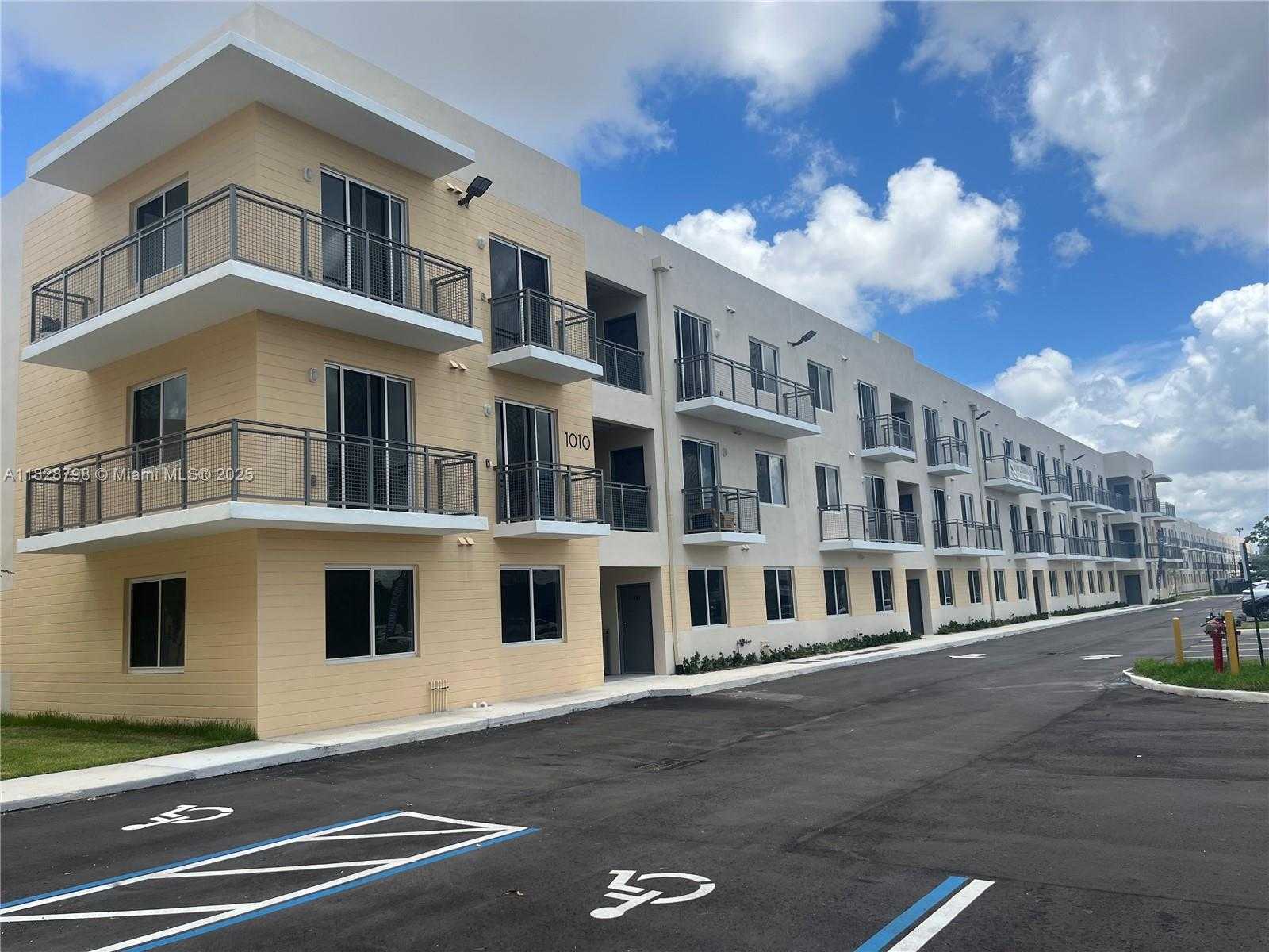 Small Image of 1105 SOUTH WEST 70TH AVE #102, Miami Number 12