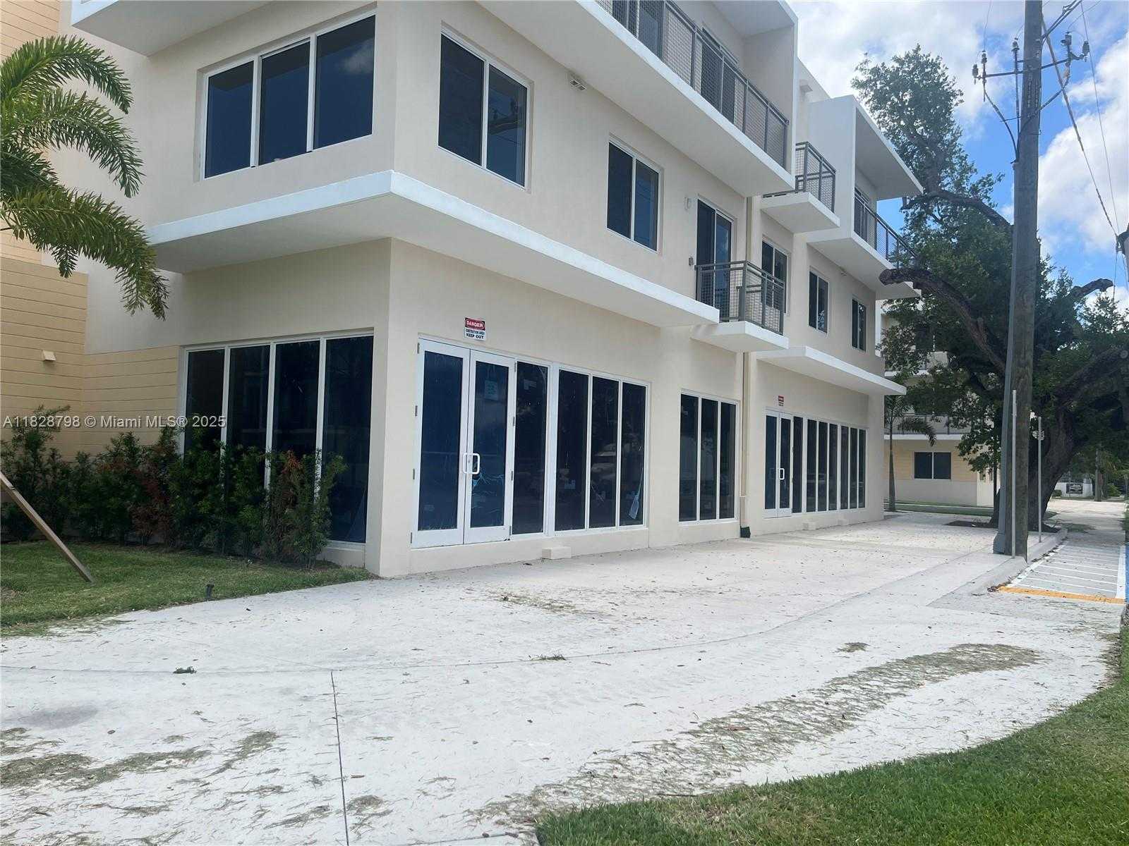 Small Image of 1105 SOUTH WEST 70TH AVE #102, Miami Number 2