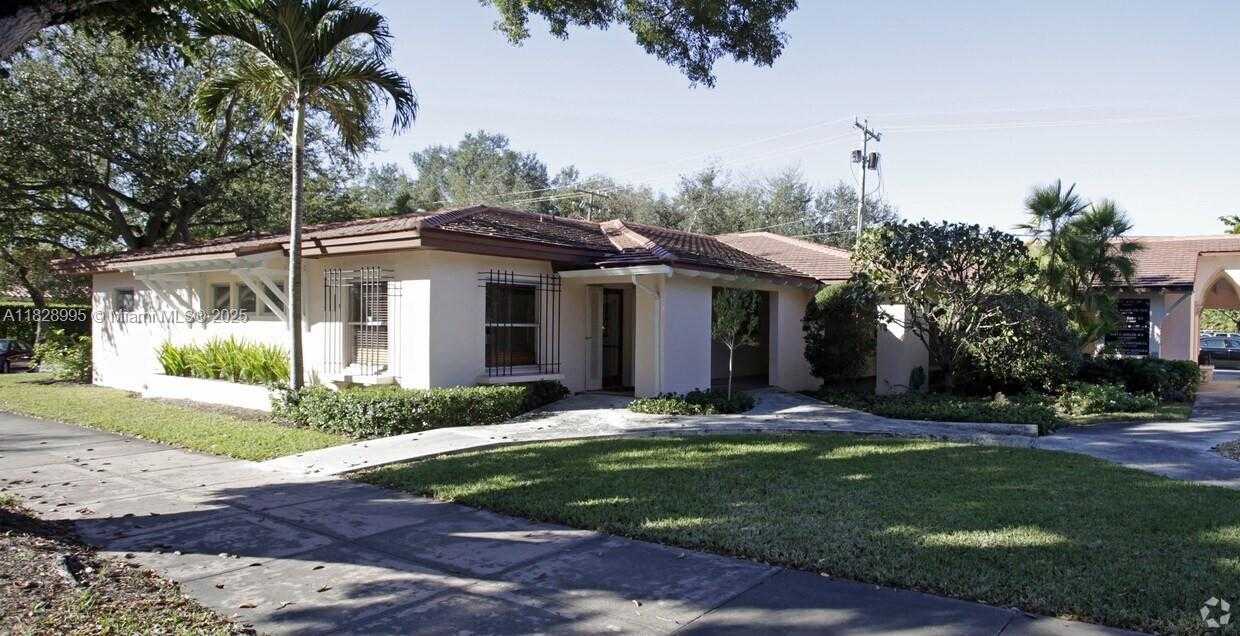 Small Image of 4950 SOUTH LE JEUNE RD #A, Coral Gables Number 5
