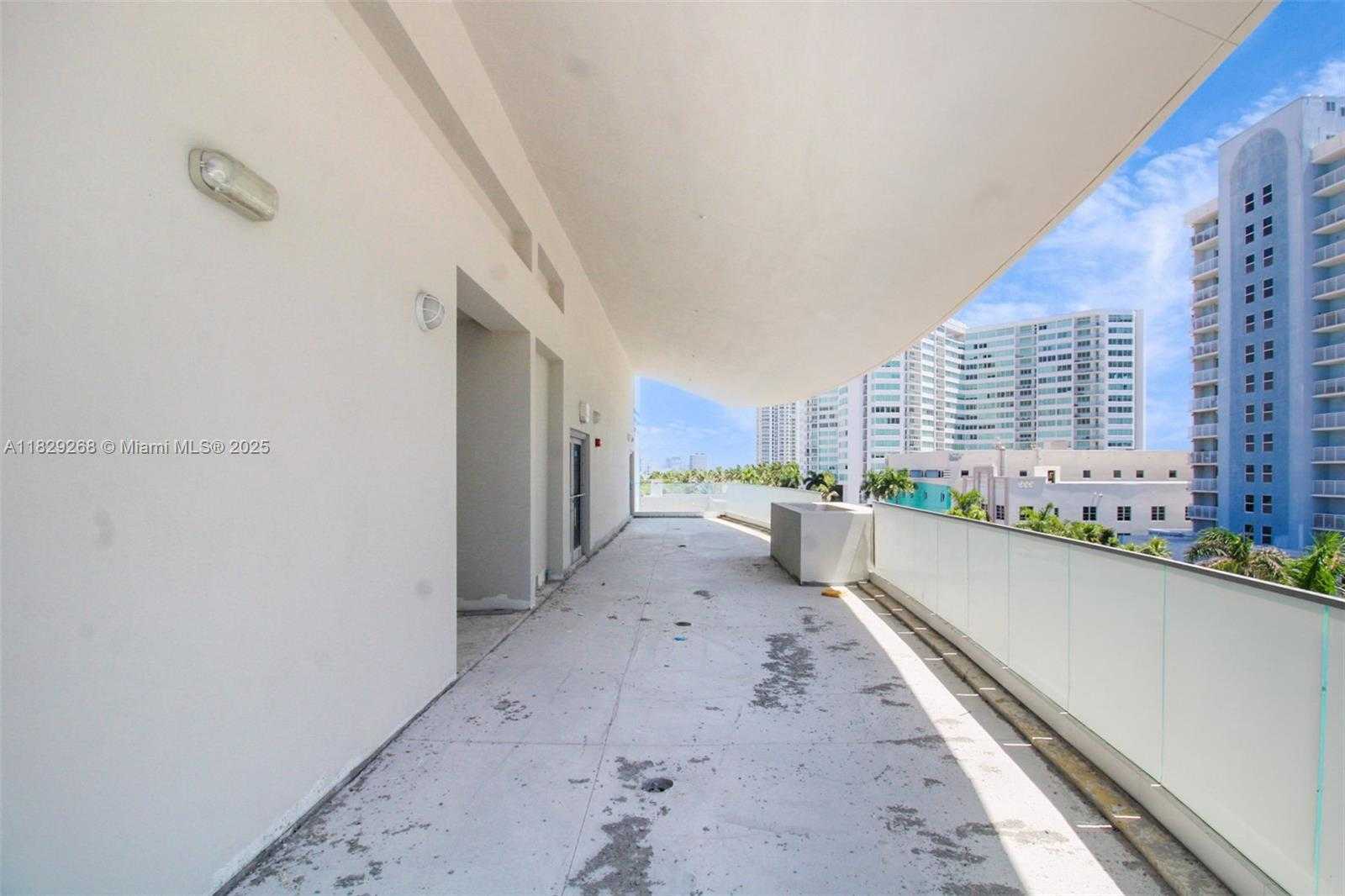 Small Image of 6930 COLLINS AVE #Penthouse, Miami Beach Number 11