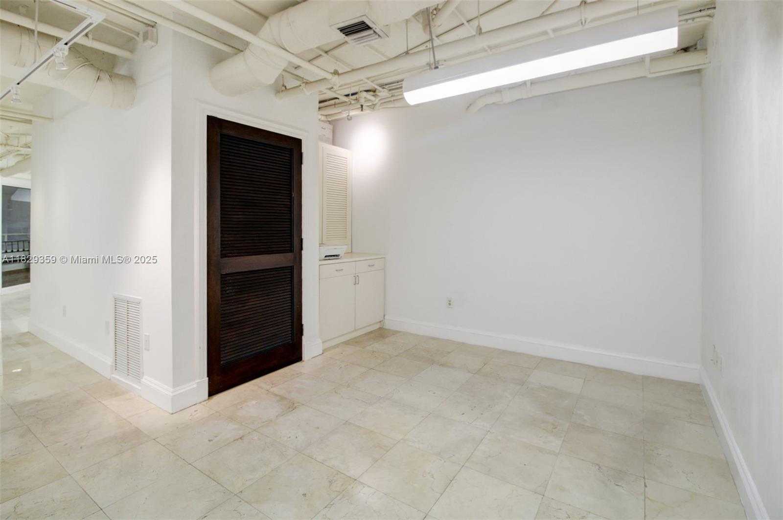Small Image of 2801 FLORIDA AVE #L, Miami Number 10