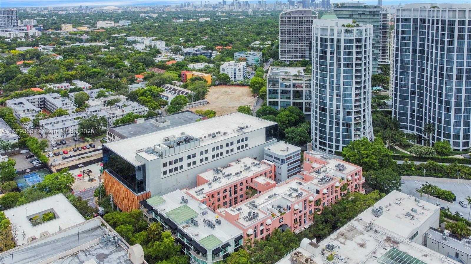 Small Image of 2801 FLORIDA AVE #L, Miami Number 19