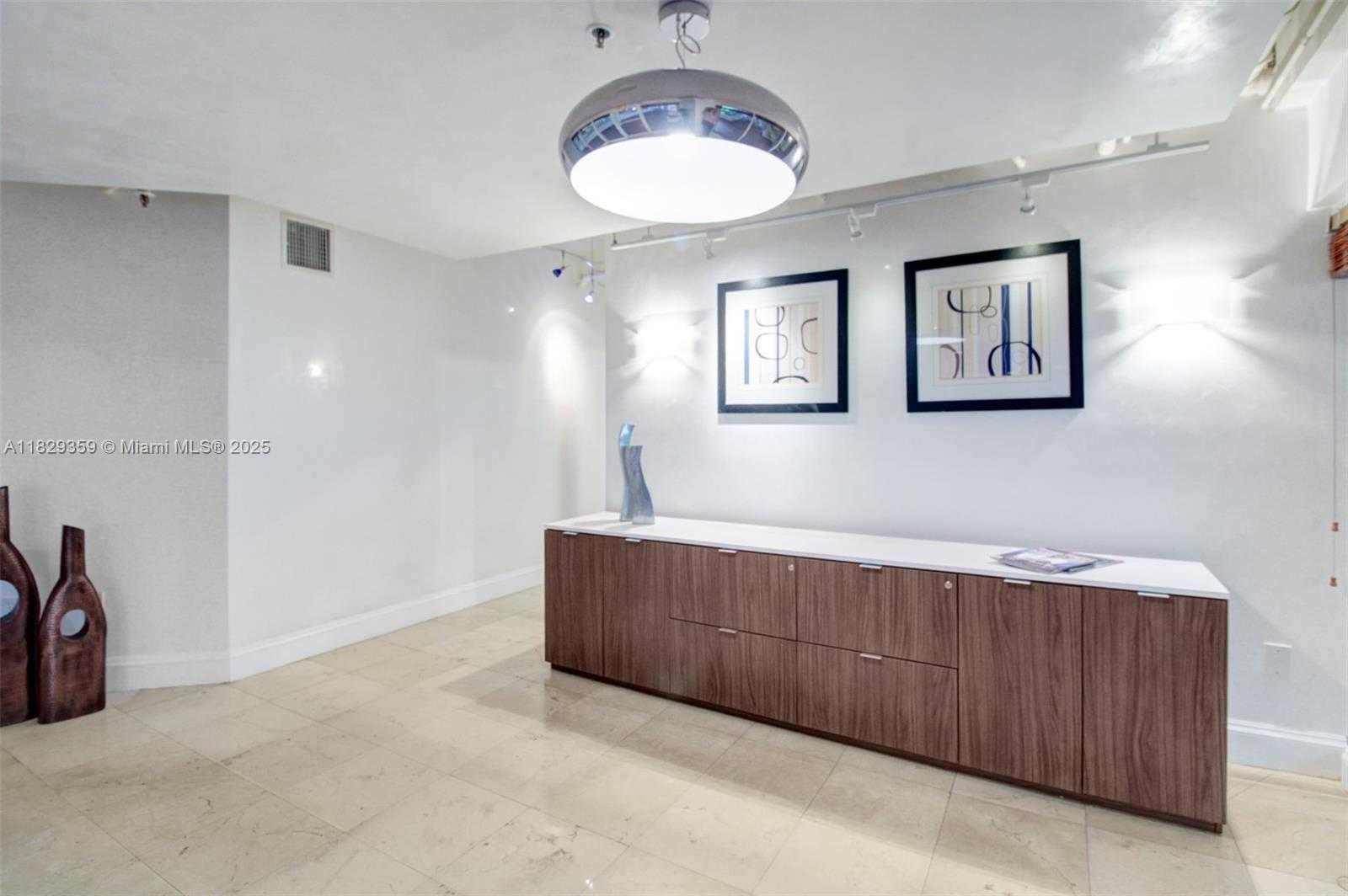 Small Image of 2801 FLORIDA AVE #L, Miami Number 5